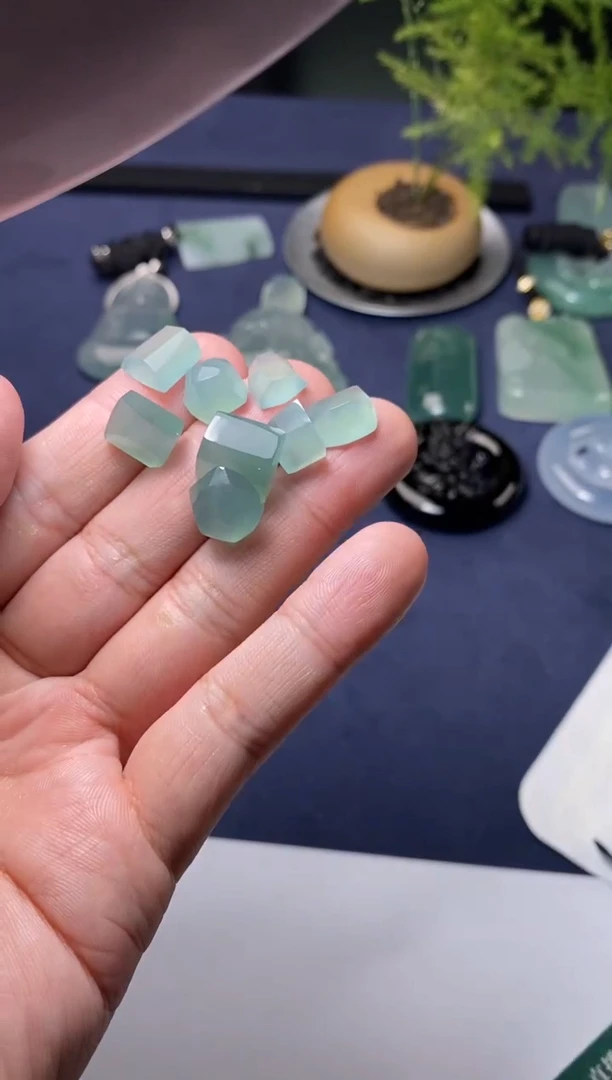 未镶嵌定制翡翠蛋面