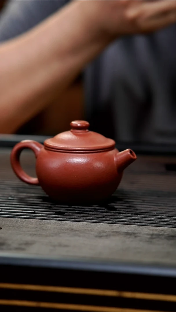 茶壶紫砂半手红降坡小墩墩140cc