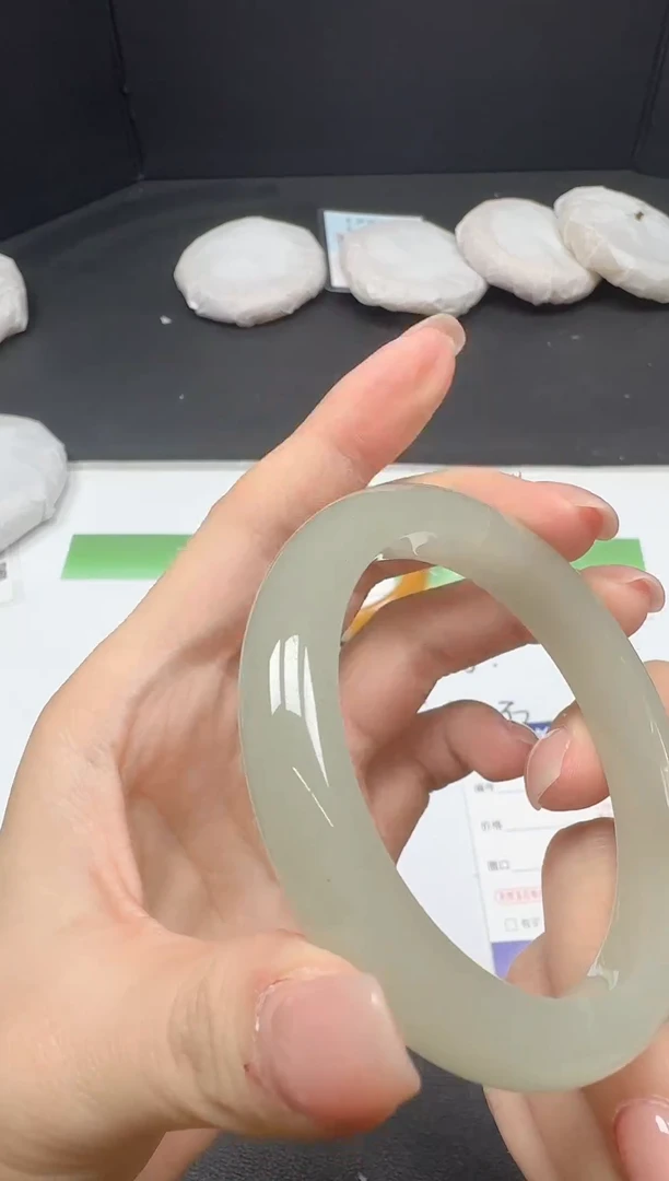 未镶嵌手镯石英质玉075微瑕-54