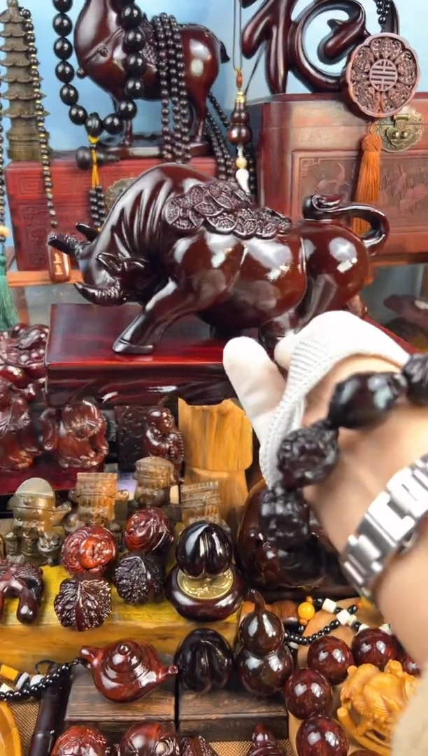 【闪购商品】风车木（黑檀木）大牛摆件