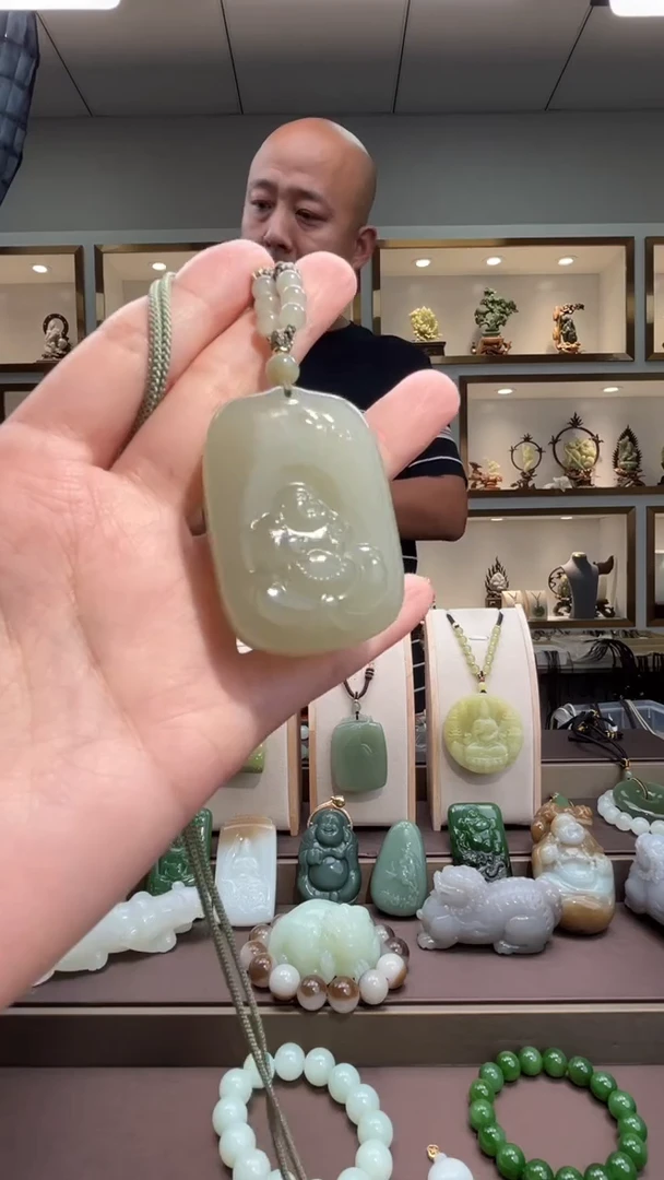颈饰未镶嵌和田玉苏
