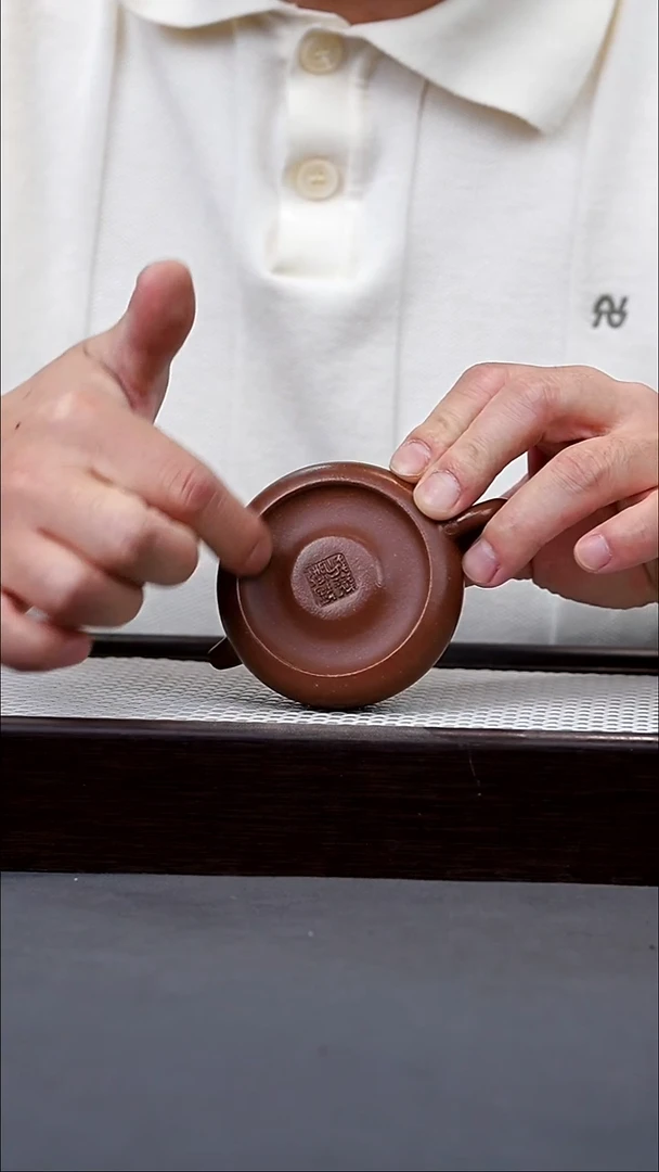 茶壶紫砂红降坡井栏