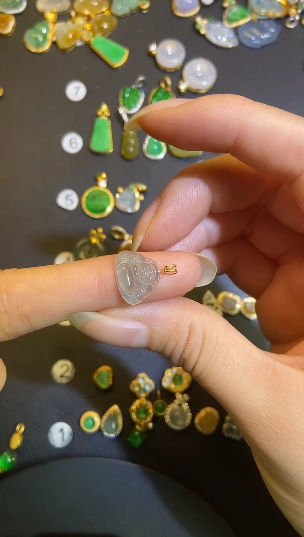 吊坠(不含链)18K金镶嵌翡翠1