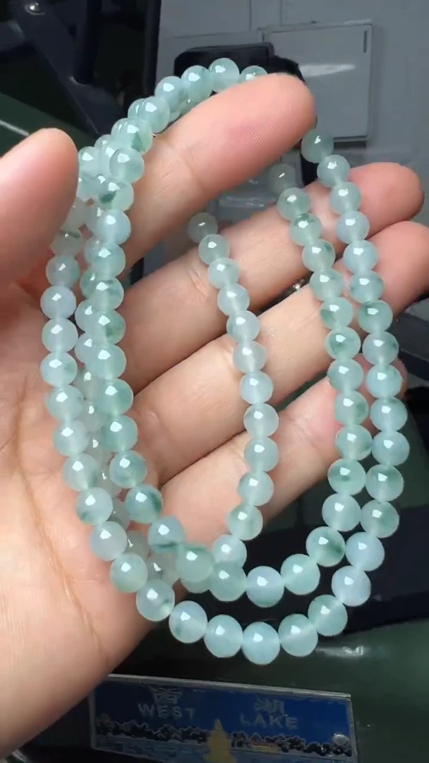 未镶嵌定制翡翠小**?缅甸翡翠A货卡6左右