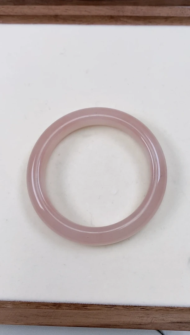 【闪购商品】石英质玉手镯未镶嵌9