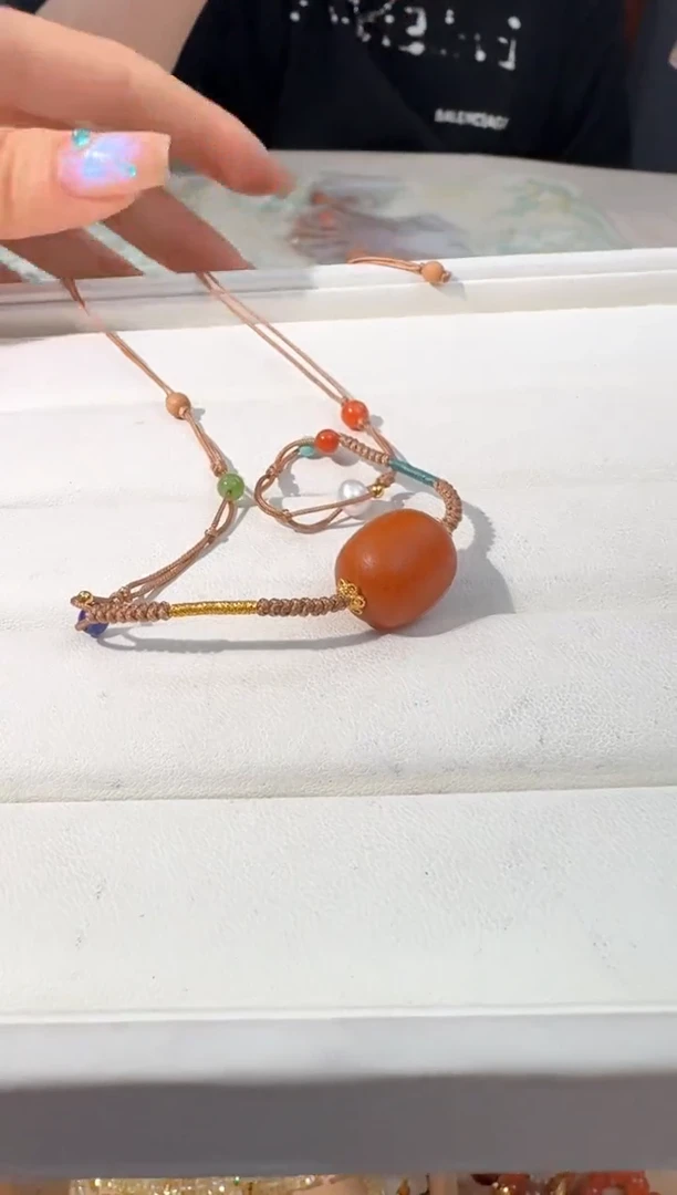 【闪购商品】蜜蜡颈饰银S925镶嵌蜜蜡老型项链