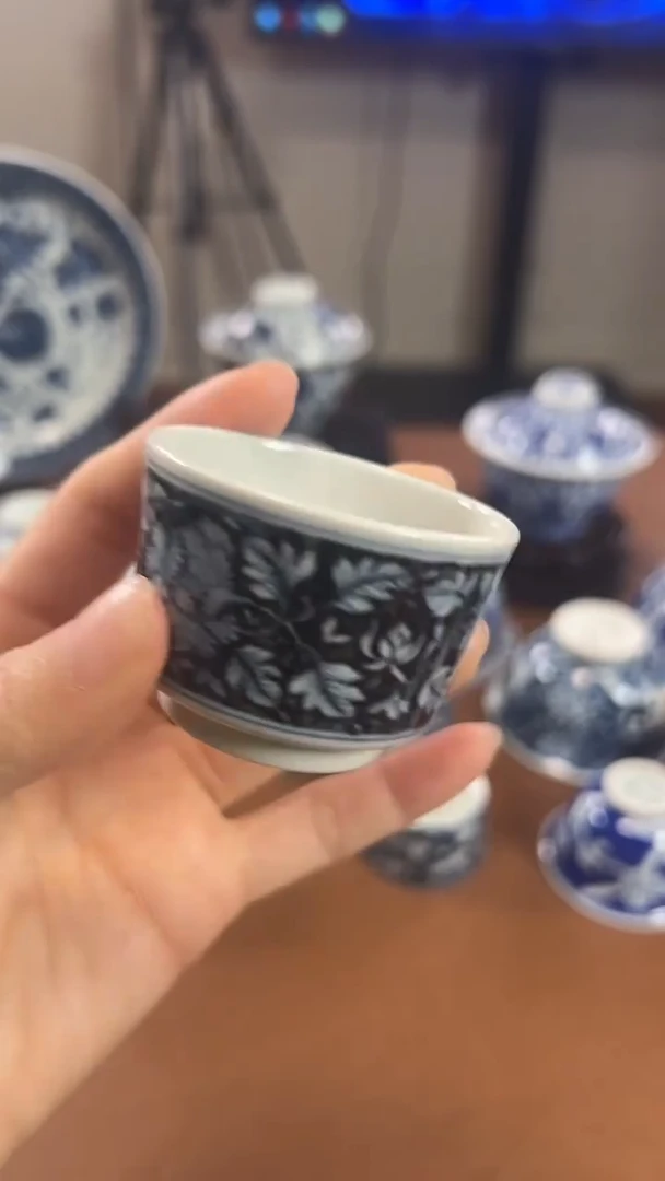 蓝底四相牡丹