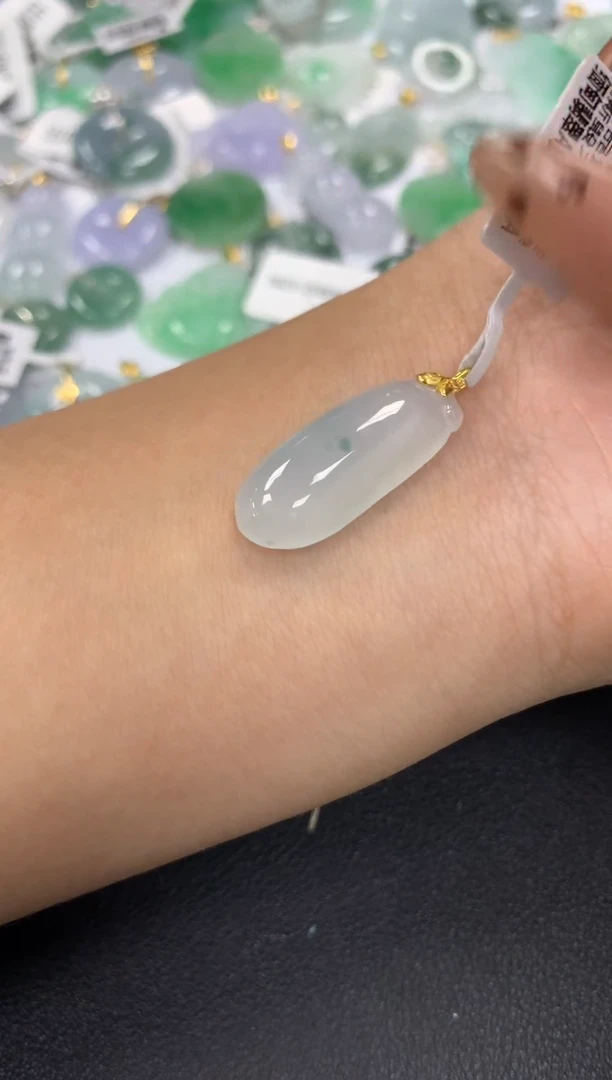 颈饰18K金镶嵌翡翠a货假一赔三支持复检百元上9元证书费自理