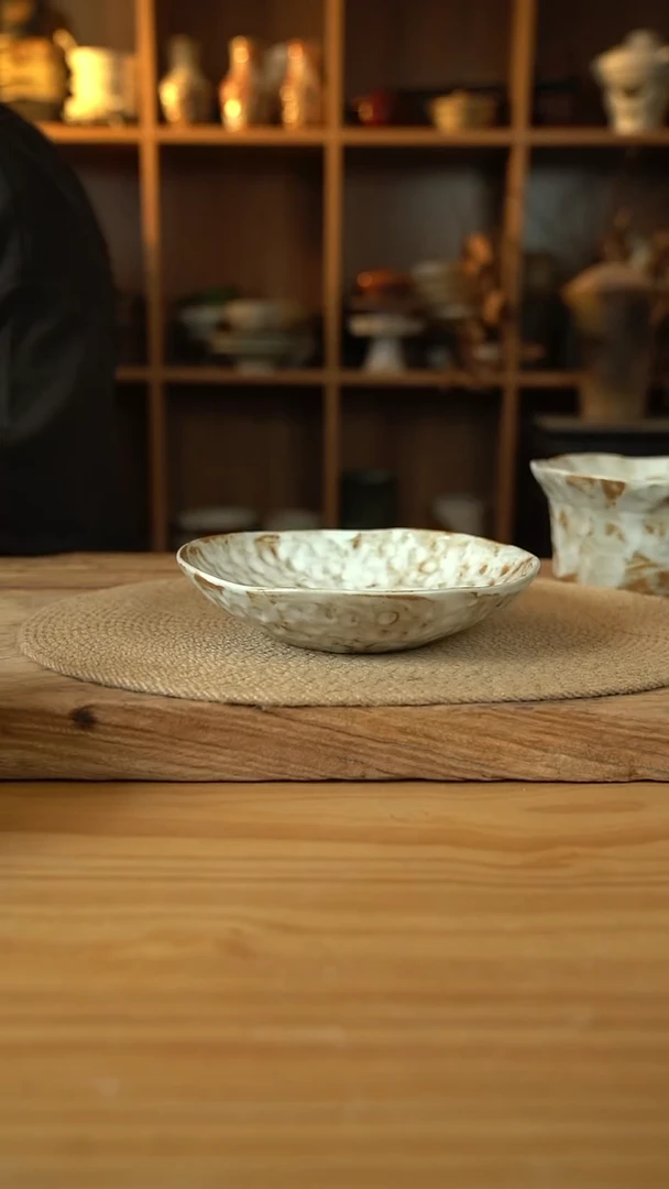 粉影系列的8英寸手捏盘1个