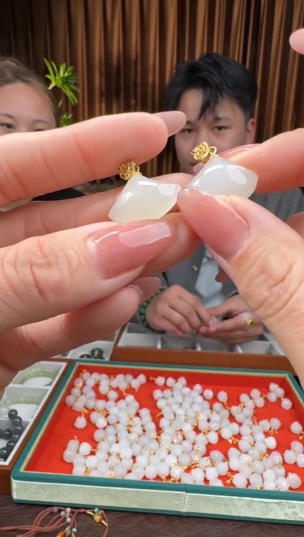 颈饰未镶嵌和田玉133吴倩11.26多样性拍一发一