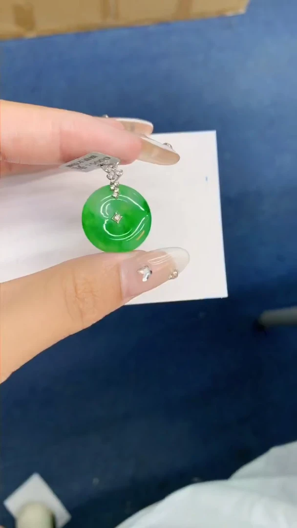 翡翠18K金镶嵌吊坠(不含链)1