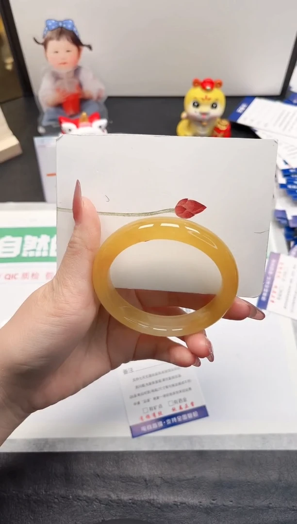 【闪购商品】石英质玉手镯未镶嵌239-59.6