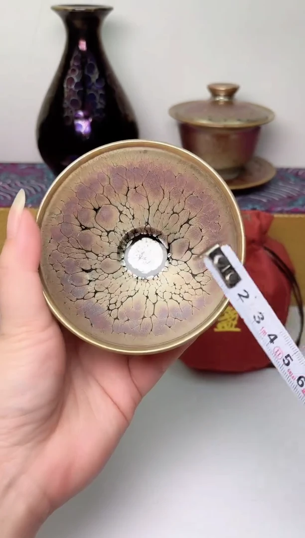 【闪购商品】茶盏春申阁福利1只，微微瑕冠军