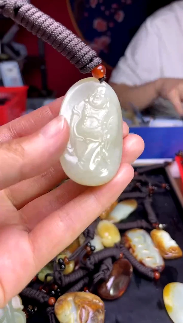 和田玉未镶嵌颈饰1