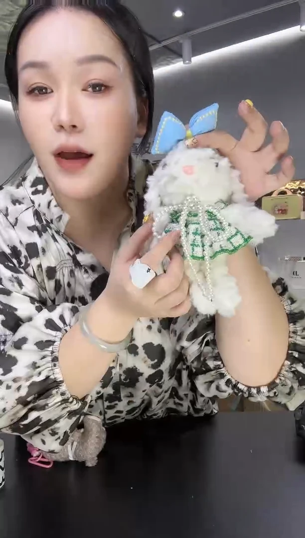 绿色衣服公仔公仔福利款！