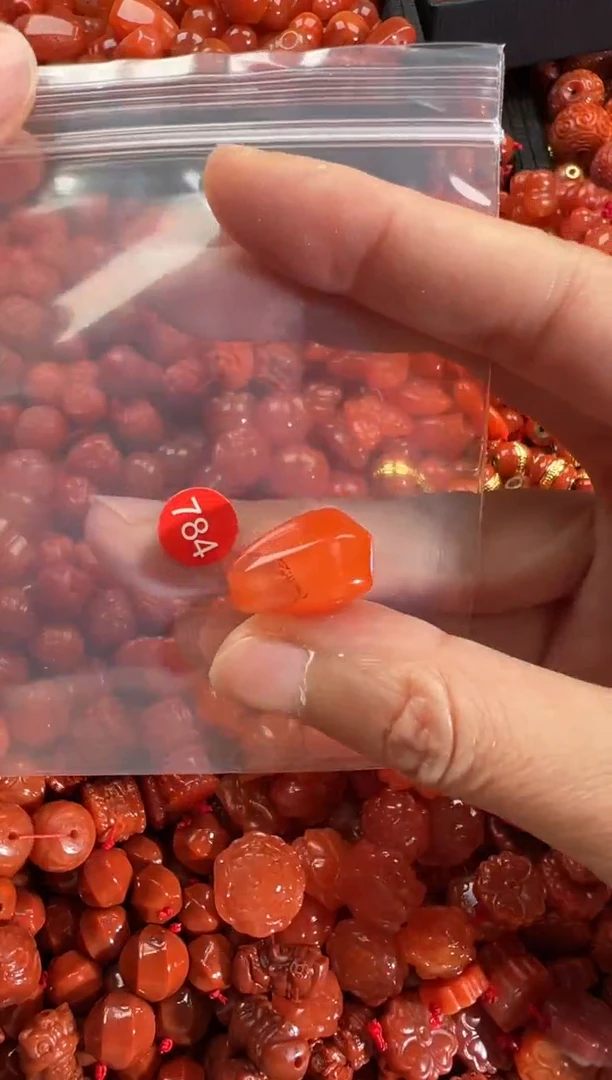 【闪购商品】南红玛瑙颈饰未镶嵌1