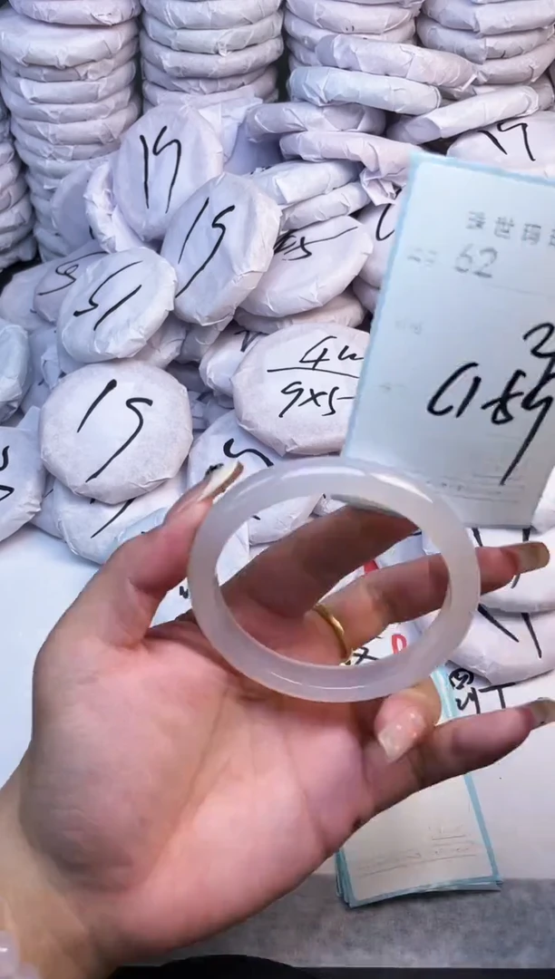 手镯玛瑙/玉髓未镶嵌62
