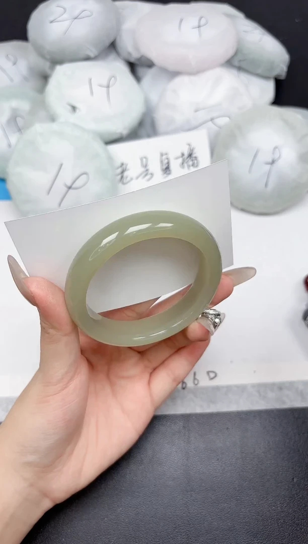 未镶嵌手镯石英质玉246-55-56