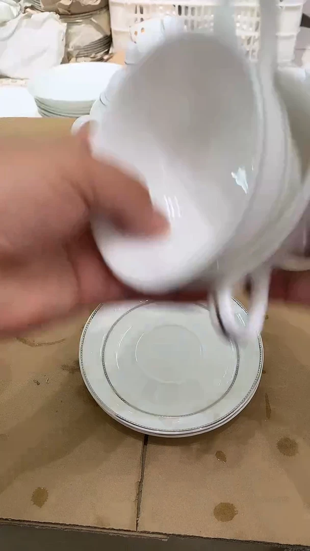 2套杯碟隆达骨质瓷