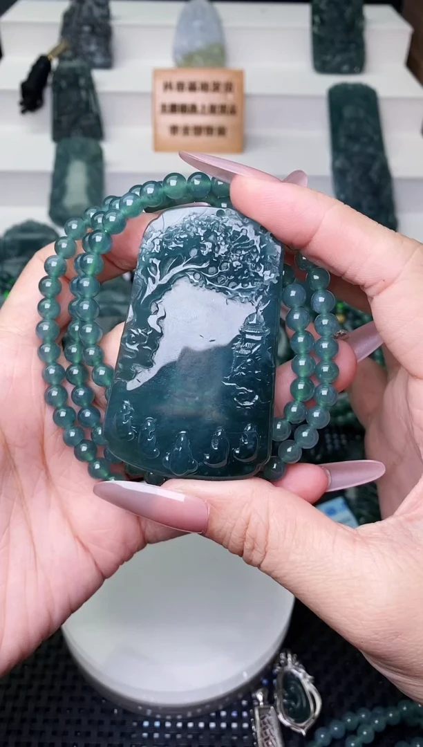 颈饰未镶嵌翡翠