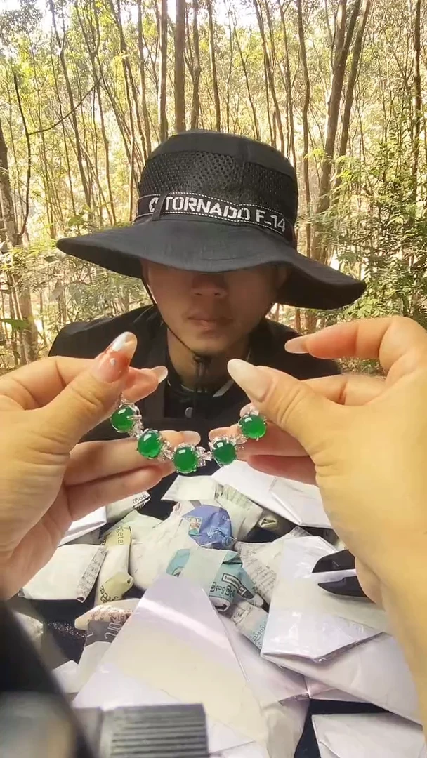 满色吊坠 所见即所得！！！