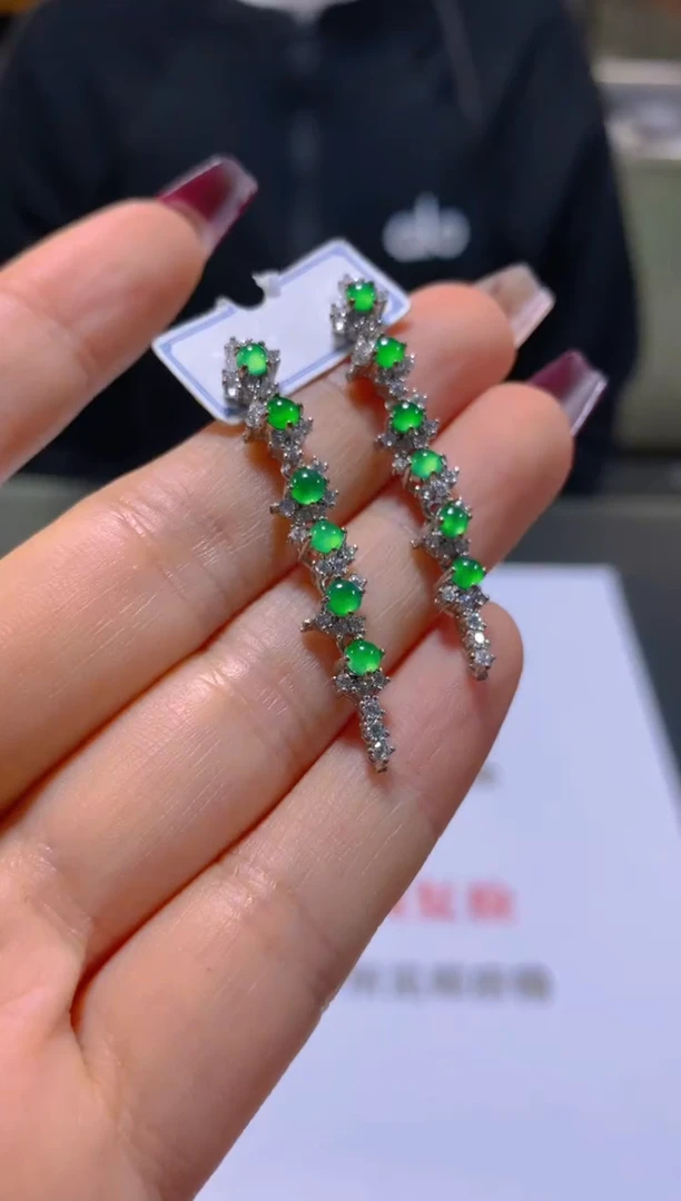 未镶嵌翡翠耳饰多样性发一