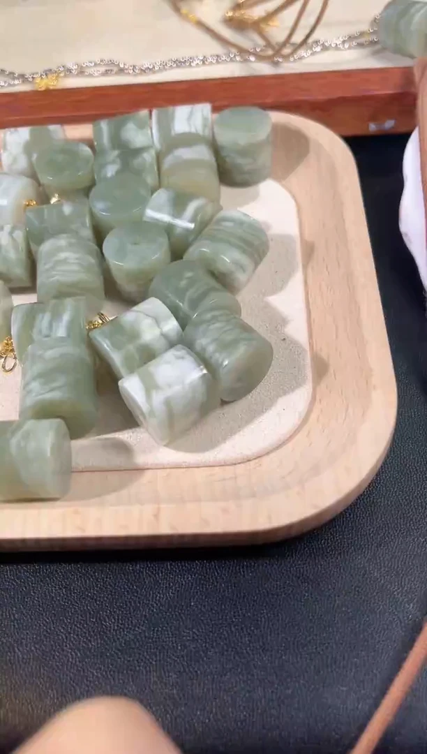 吊坠(不含链)银S925镶嵌和田玉多样性发其一孤品默认微瑕
