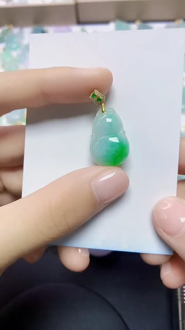 翡翠未镶嵌颈饰4534534534