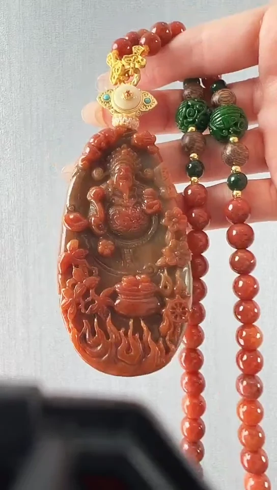 颈饰未镶嵌翡翠财神