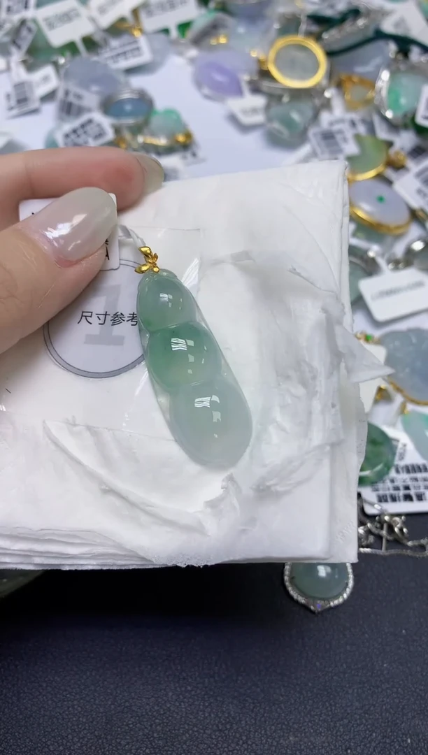 颈饰18K金镶嵌翡翠天然缅甸翡翠A货百元以上9元证书费自理