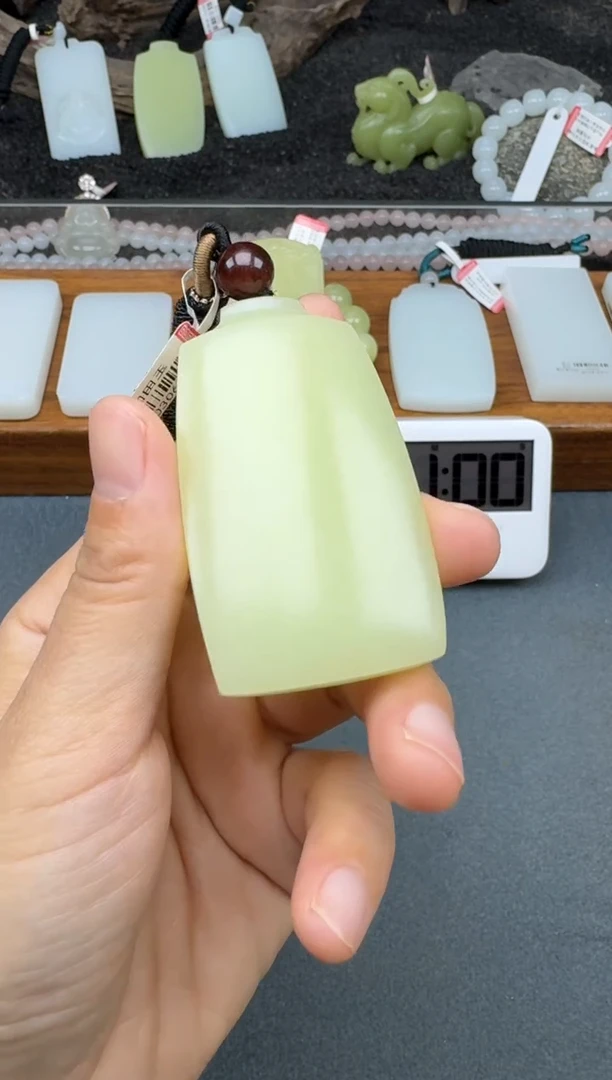 颈饰未镶嵌和田玉2