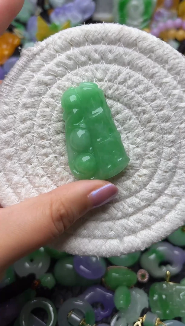 颈饰未镶嵌翡翠缅甸翡翠吊坠