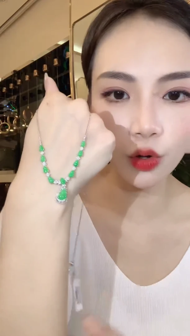 翡翠18K金镶嵌套链D22