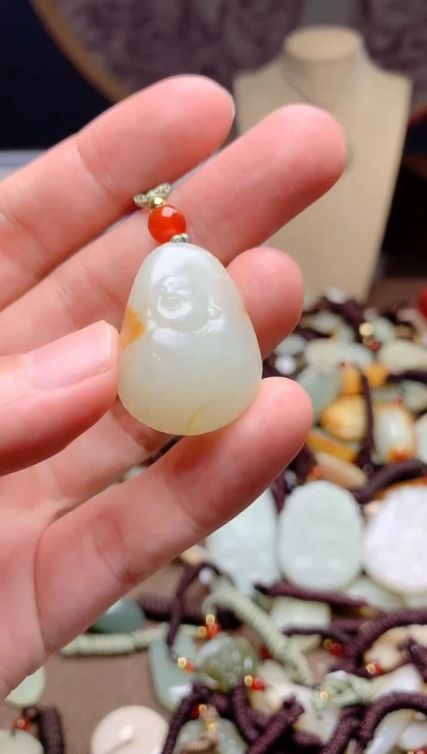 和田玉未镶嵌颈饰1
