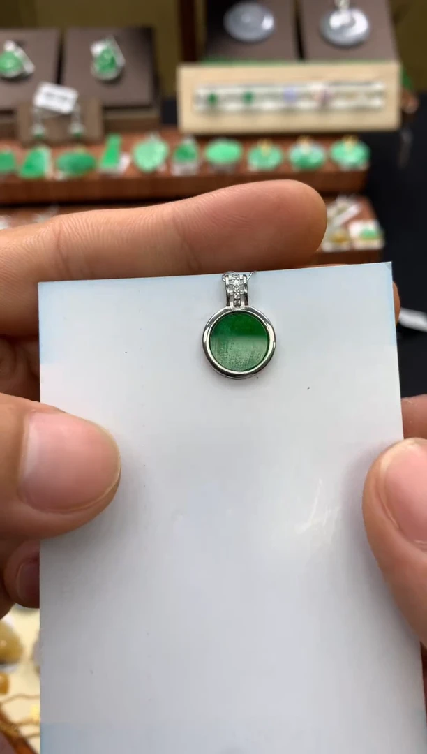 吊坠(不含链)未镶嵌翡翠圆牌