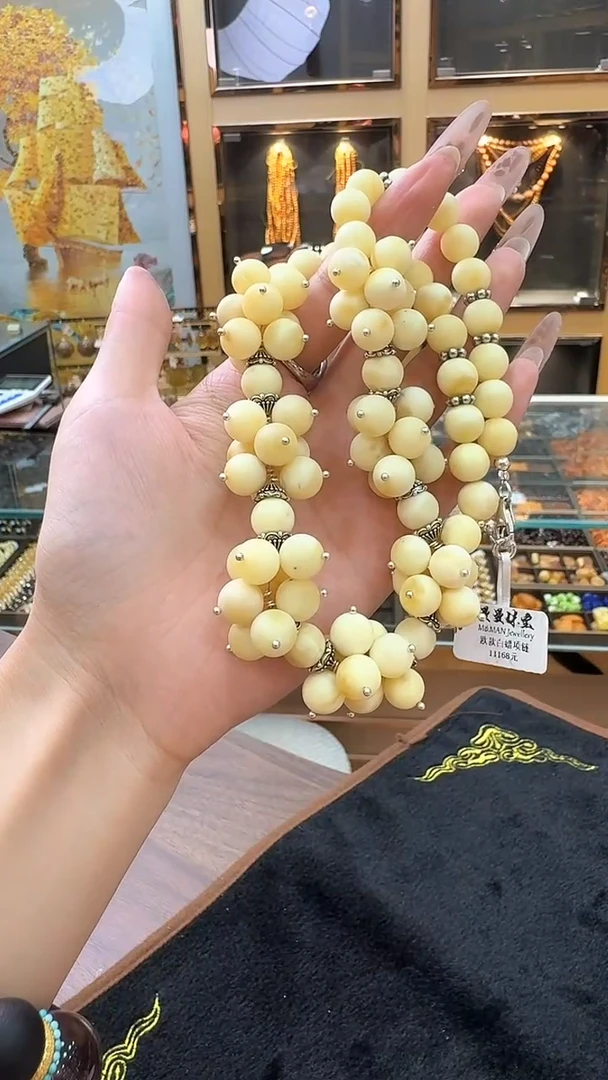 琥珀颈饰银S925镶嵌白蜡项链