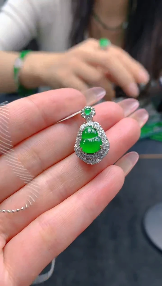 翡翠未镶嵌颈饰天然A货翡翠