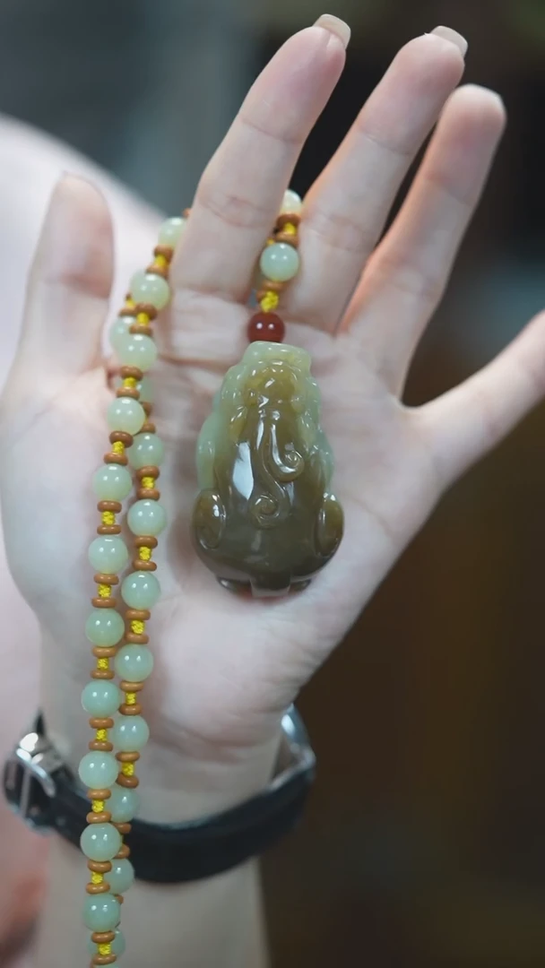 颈饰未镶嵌和田玉貔貅