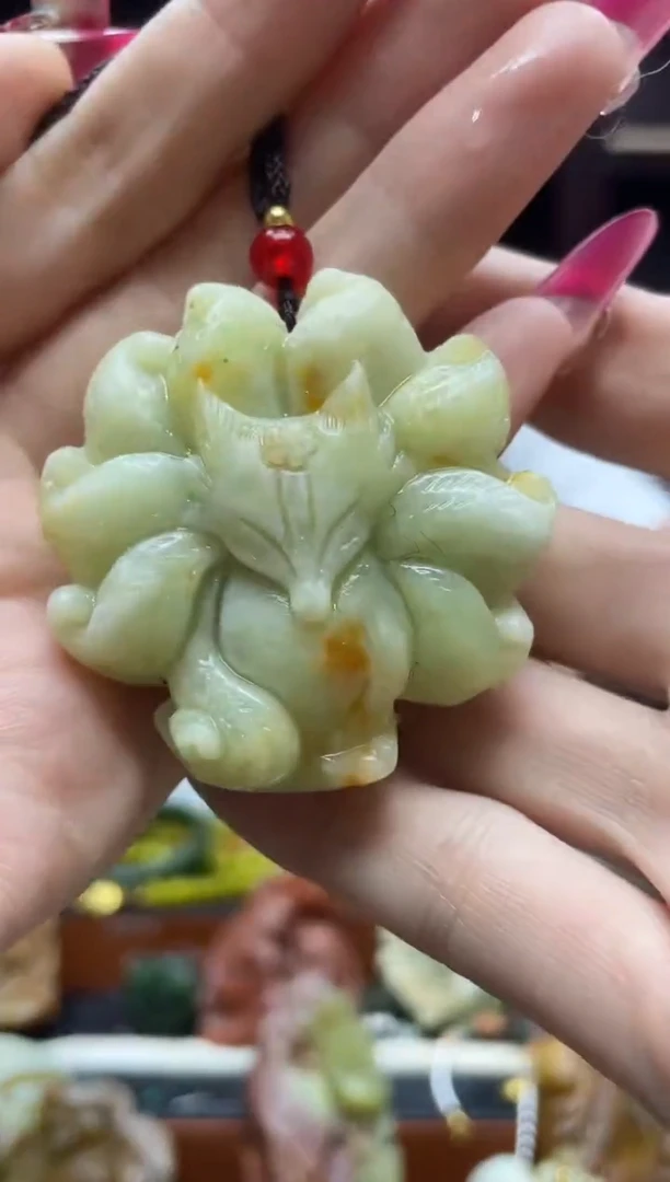 未镶嵌岫玉吊坠·