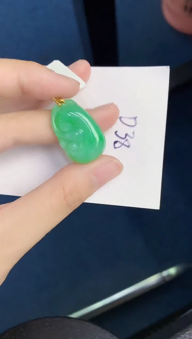 翡翠18K金镶嵌颈饰天然翡翠緬甸A貨