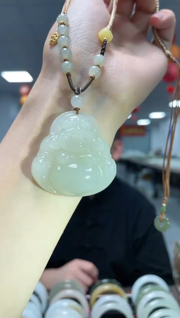 颈饰未镶嵌和田玉佛公挂件一件40mm