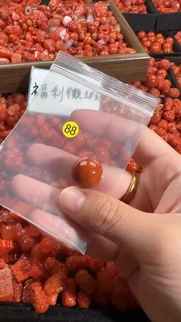 颈饰未镶嵌南红玛瑙1