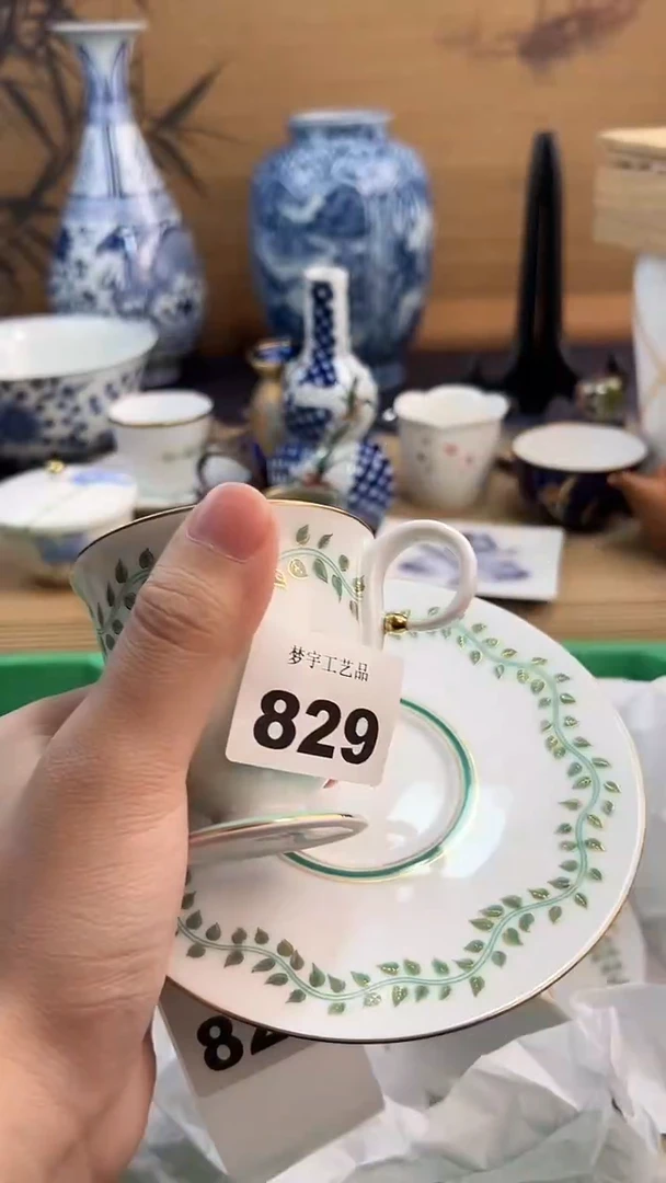 瓷片哈*哈A瓷片      829