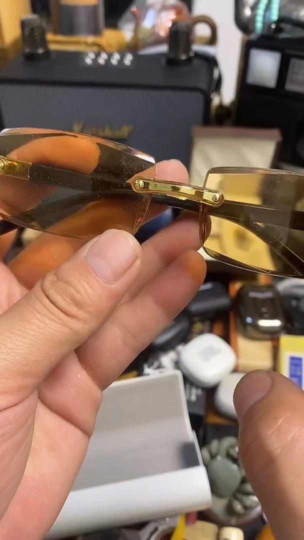 瓷片闪购商品，如图所示