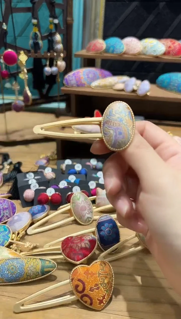 【闪购商品】【孤品车2.11】粉橘色织金椭圆鸭嘴夹