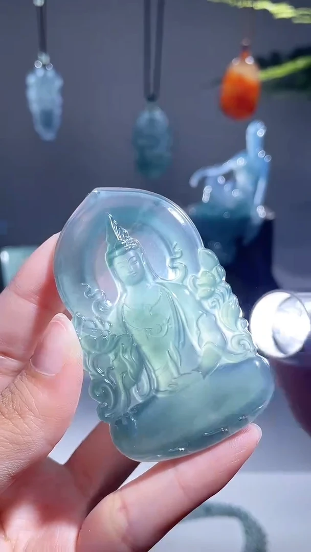 颈饰未镶嵌翡翠观音