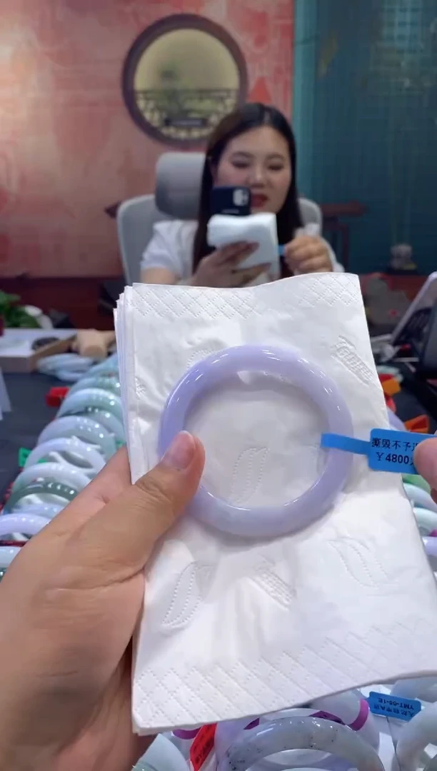 翡翠手镯未镶嵌多人00018701