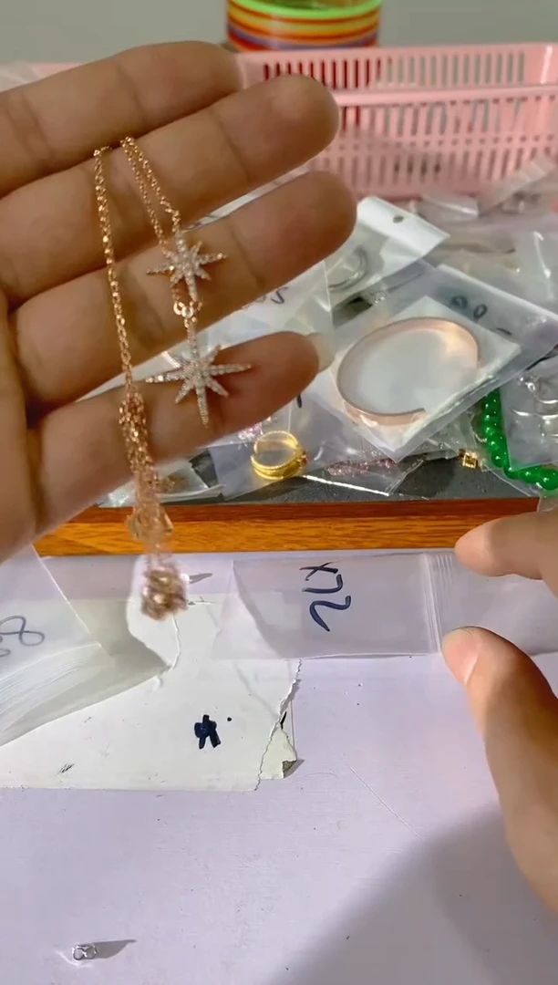 【闪购商品】水晶颈饰银S925镶嵌X72红宝，蓝宝，多样性发一件赠链