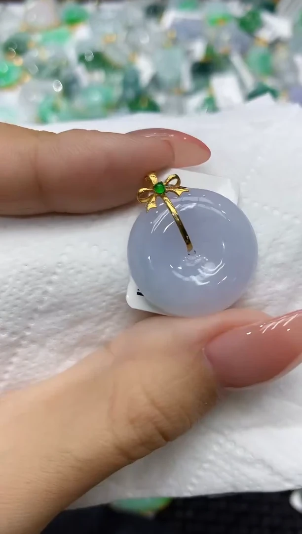 颈饰18K金镶嵌翡翠111111111111