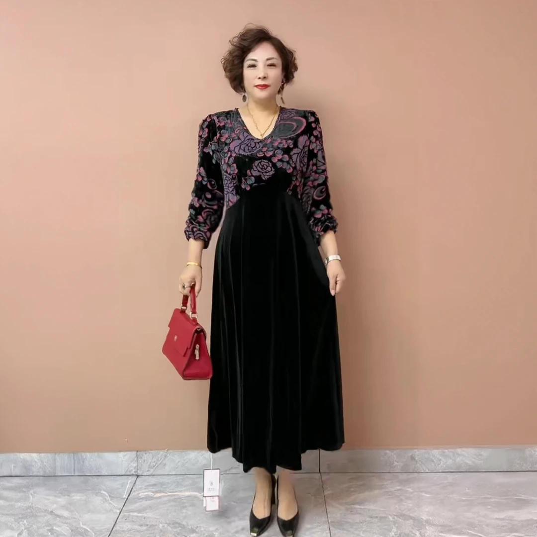 9095新款岁裙丝绒烧花长裙时尚显瘦60秋季妈妈连衣裙高档遮肉拼接